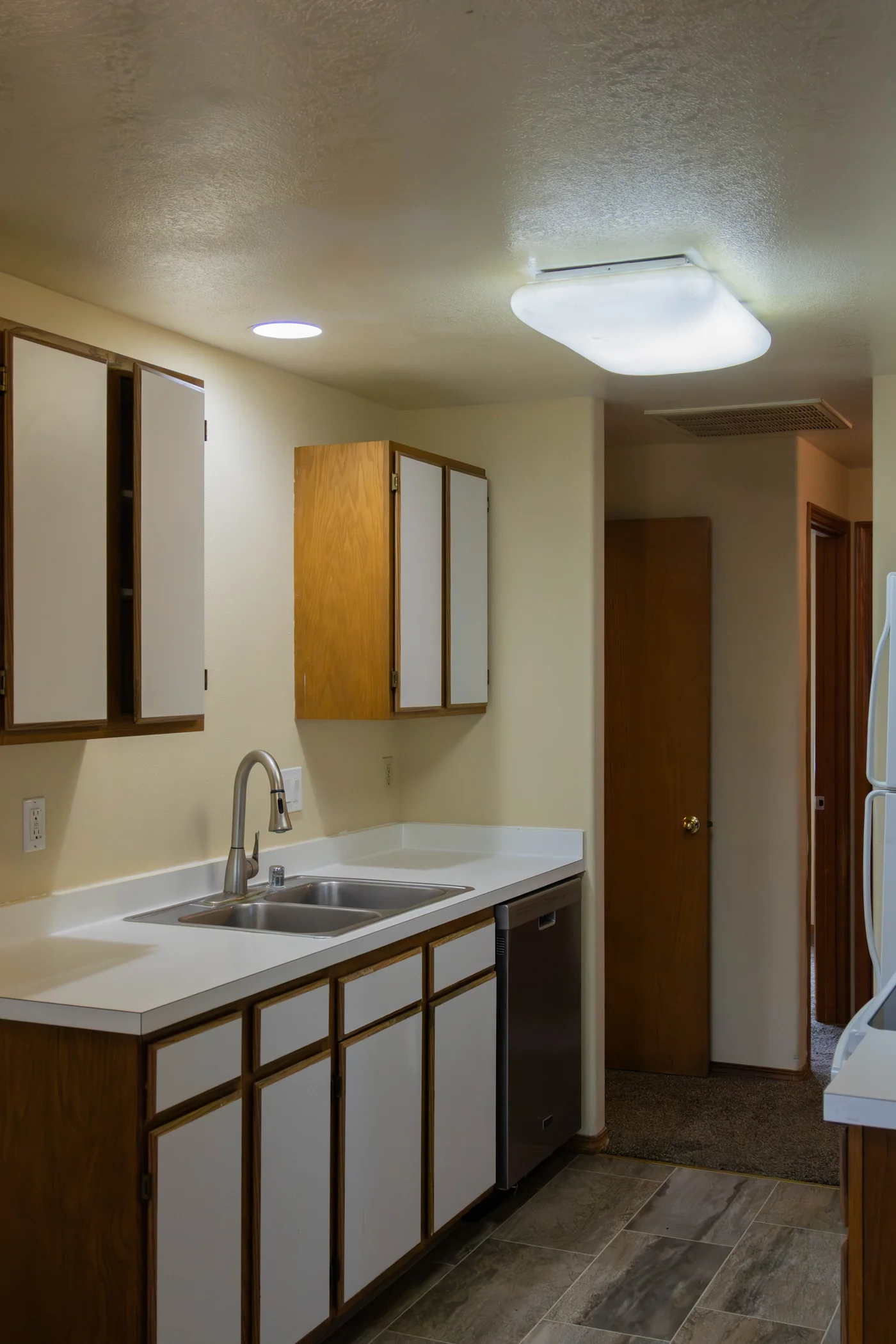 Kitchen before reconstruction